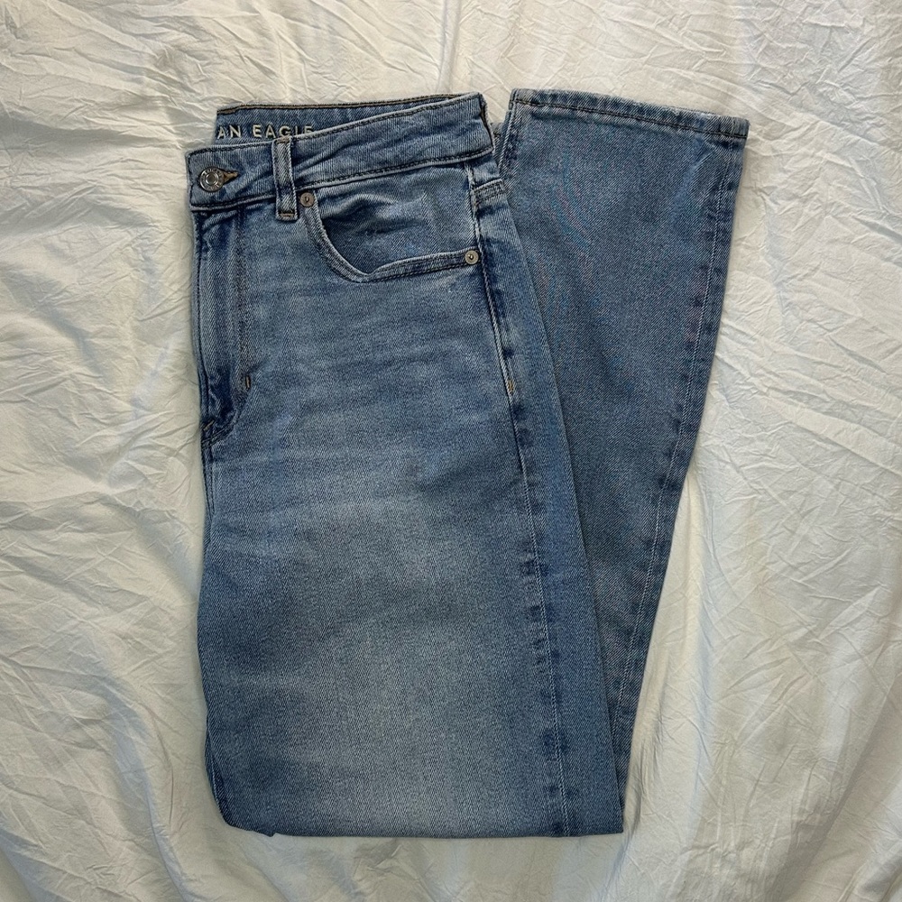 American Eagle High Waisted Light Wash Mom Jeans